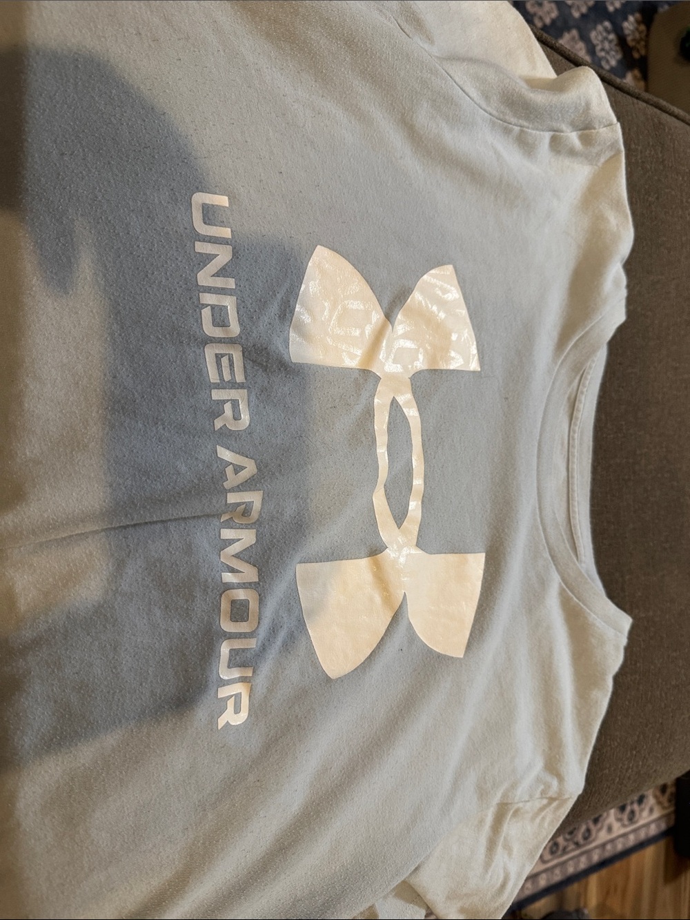 Women’s under Armour T-shirt